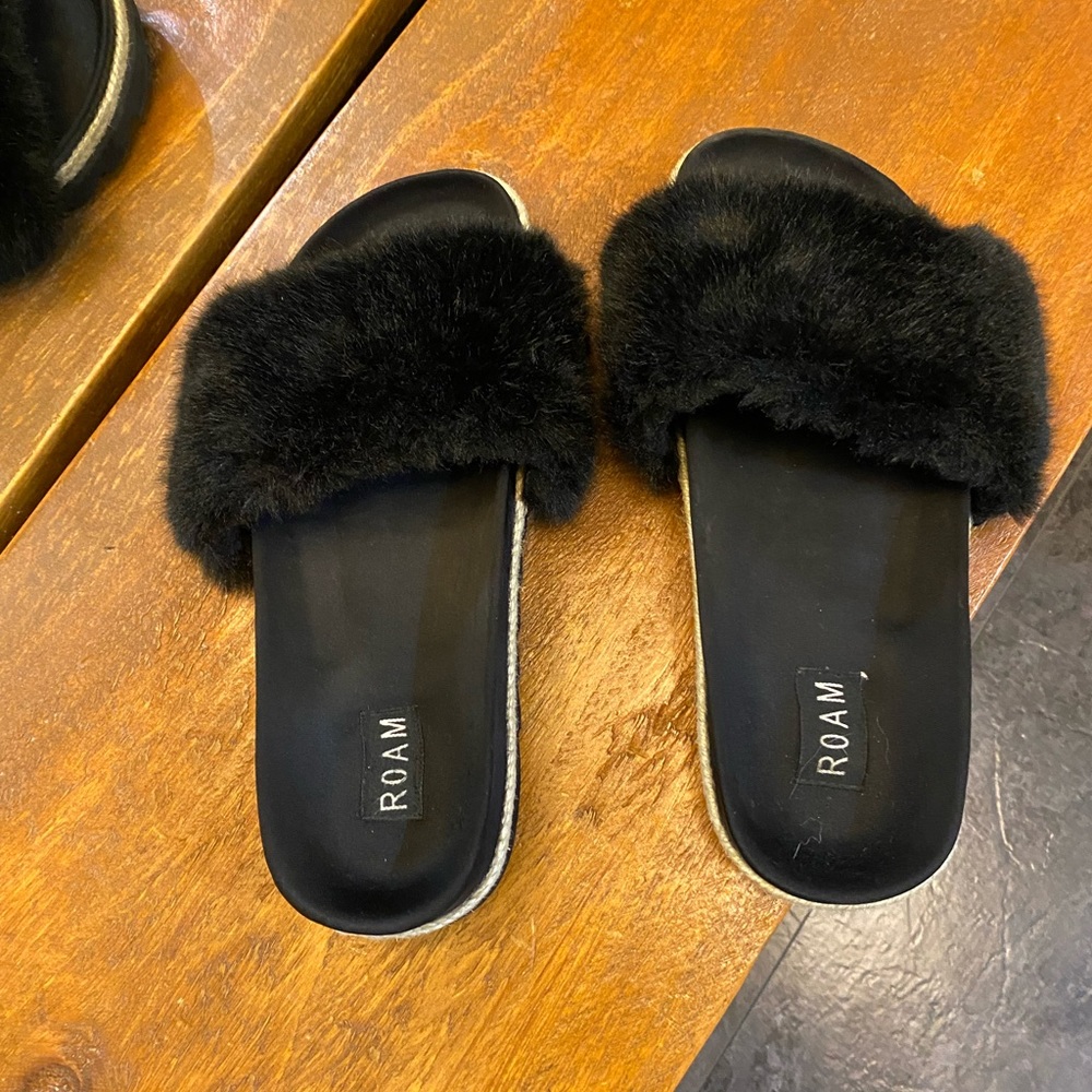 3/$30 Faux fur slides